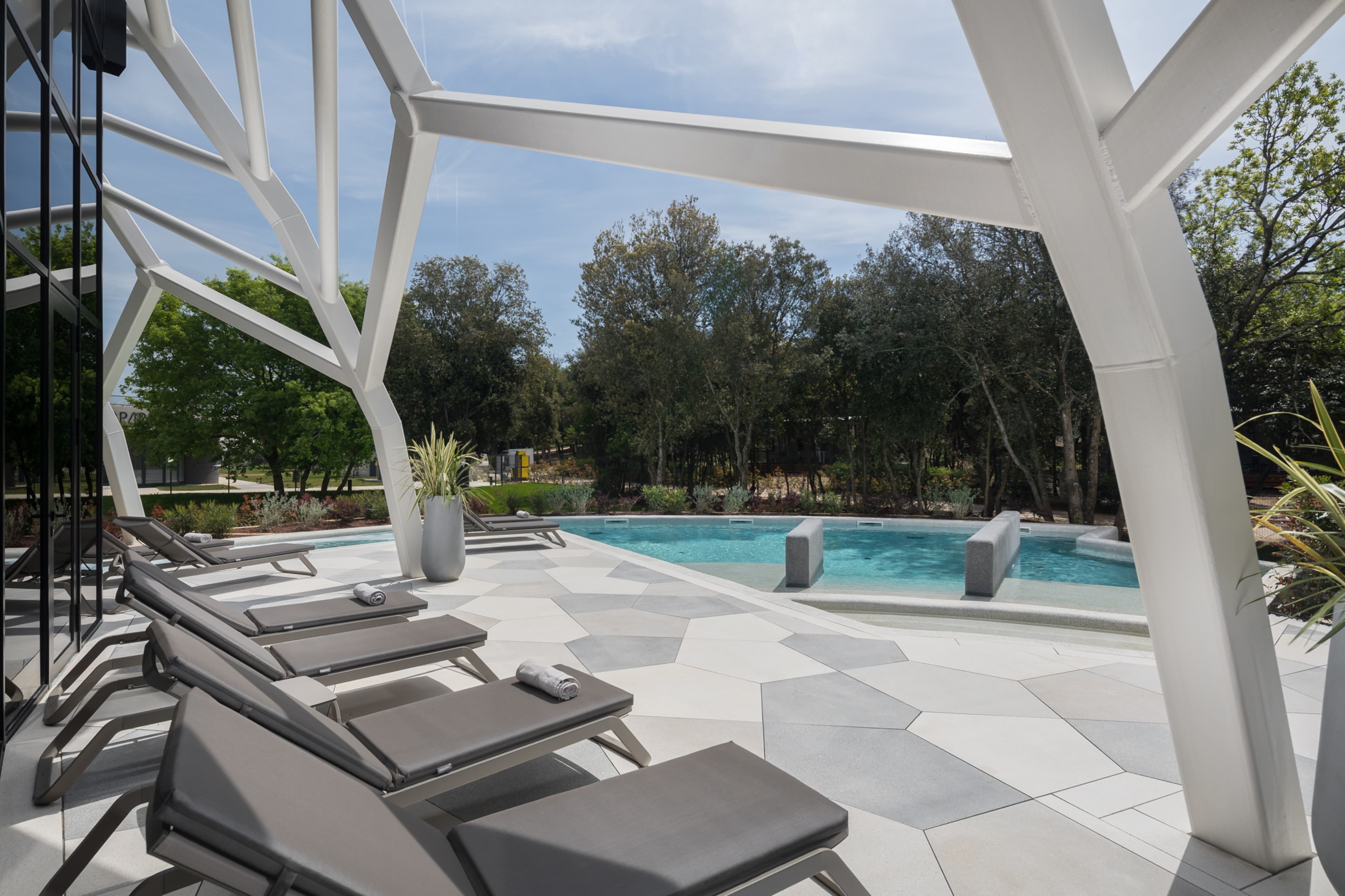 Sunbathing area 